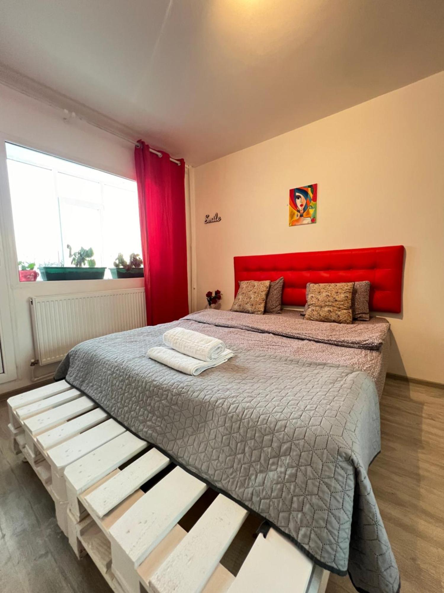 3 Rooms Apartment Airy & Bright Palas Style Iasi Exterior photo